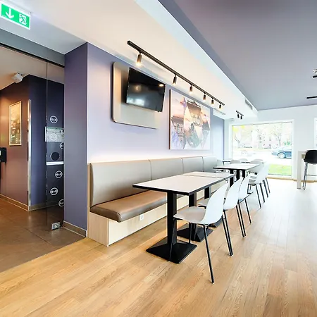 B&B Hotel Kaiserslautern מלון קייזרסלאוטרן