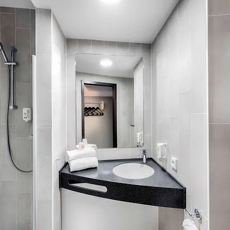 B&B Hotel Kaiserslautern מלון 3*